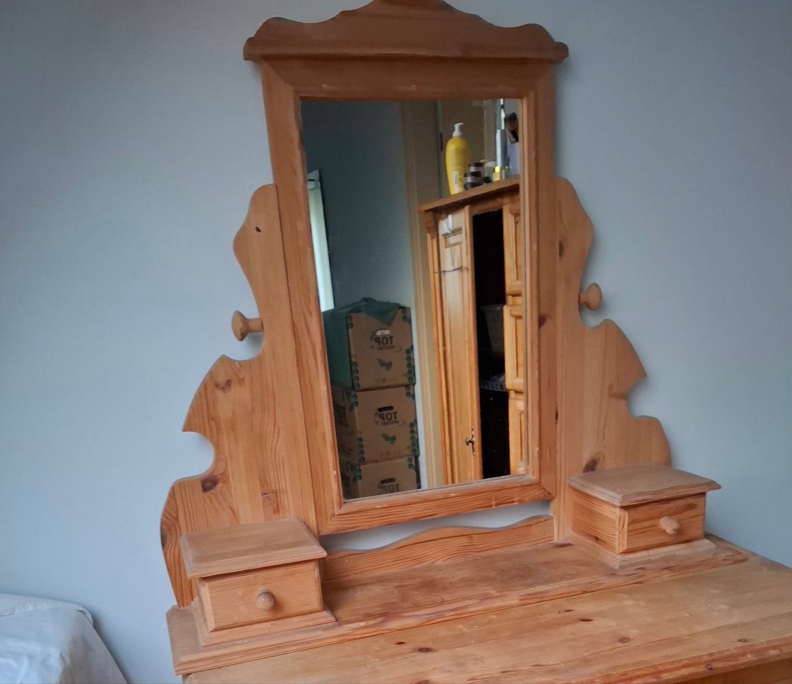 grenen spiegel met laatjes b90, h82, d21cm, Antiek en Kunst, Ophalen, Rechthoekig