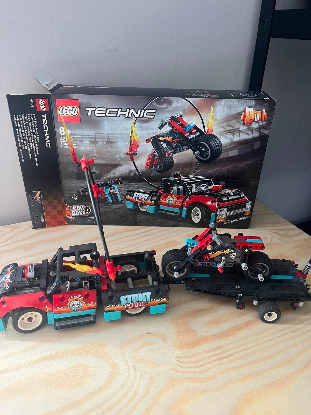 LEGO Technic 42106 Stunt Show Truck & Motor, Ophalen of Verzenden, Gebruikt