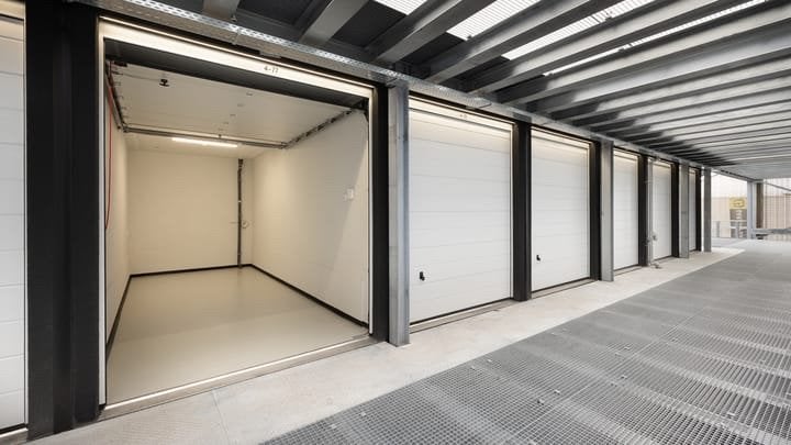 GEZOCHT Garagebox/ unit om te werken en te stallen, Huizen en Kamers