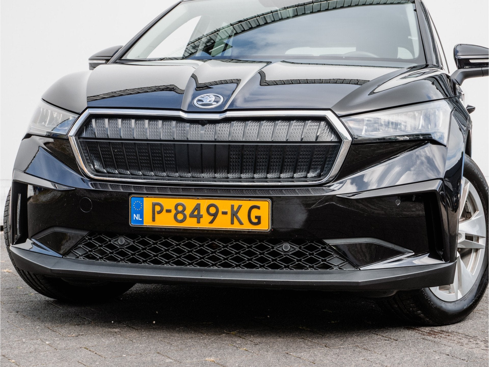 Skoda Enyaq iV 80 SOH 82% Stoel-stuurverwarming/ Navigatie/, Auto's, Automaat, Achterwielaandrijving, Gebruikt, Zwart