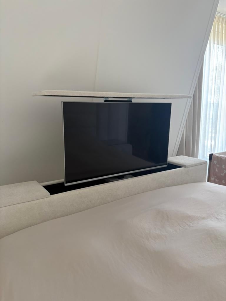 Bed met tv lift en TV sony, Ophalen of Verzenden, Zo goed als nieuw, Tweepersoons, Hout