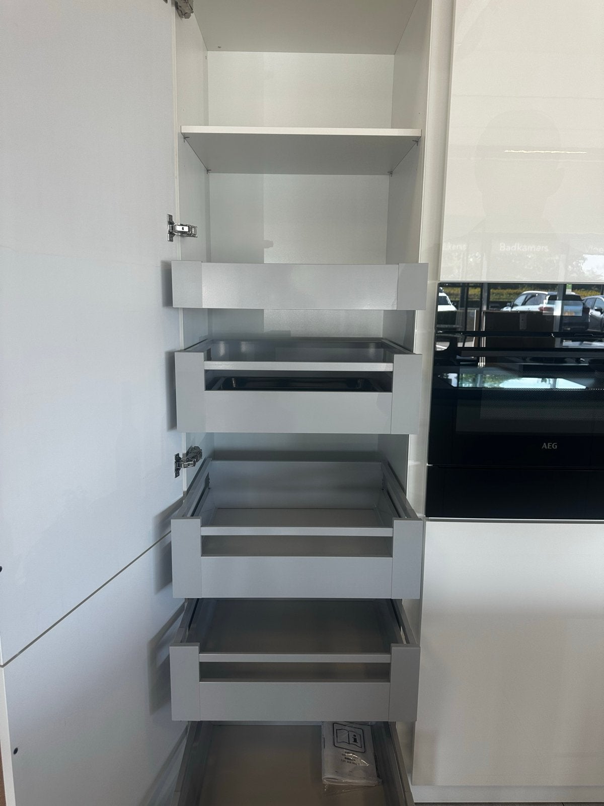 Hoogglans witte keuken met kookeiland en AEG apparatuur, Ophalen, Gebruikt, Overige materialen, Wit