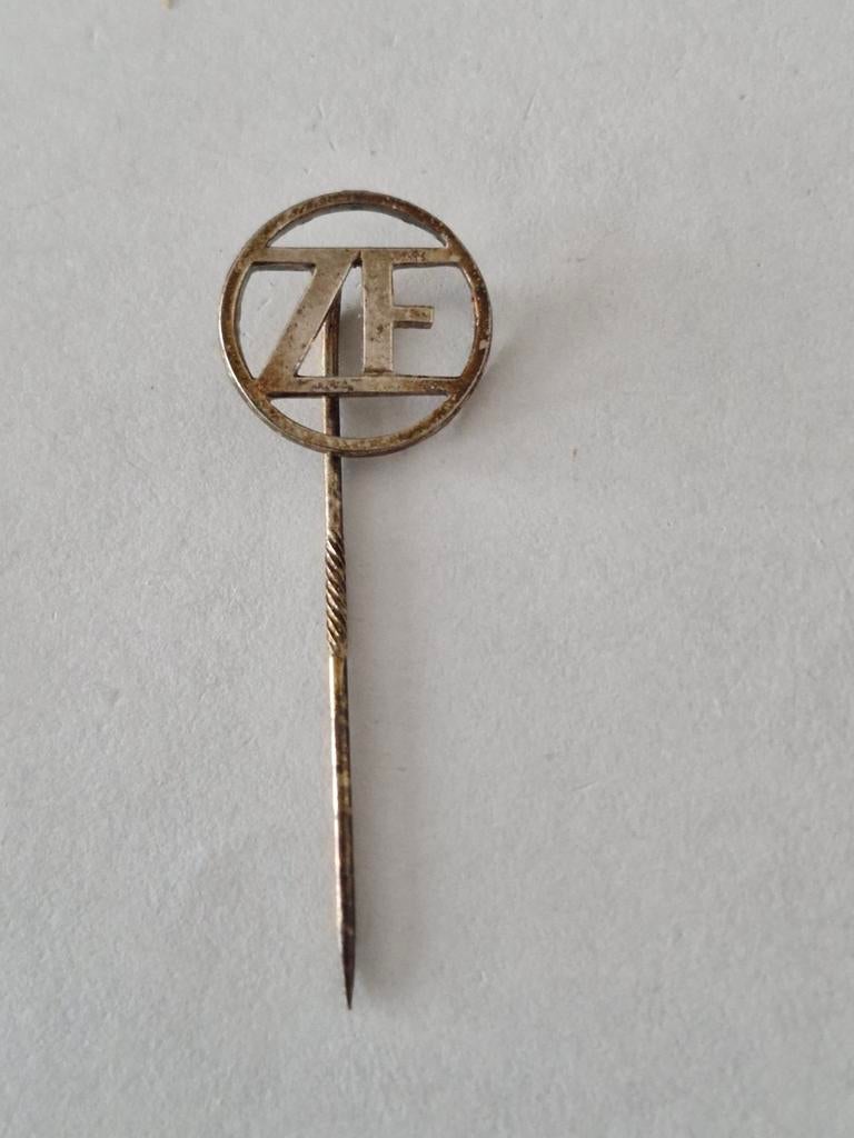 417 Vintage ZF Reversspeld / Pin - Zeldzaam verzamelobject, Ophalen of Verzenden, Gebruikt