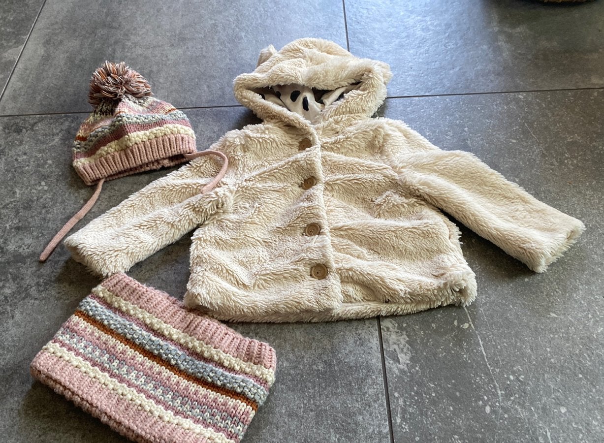 Zara set jas met muts en sjaal maat 86, Meisje, Ophalen of Verzenden, Zo goed als nieuw, 104 of kleiner