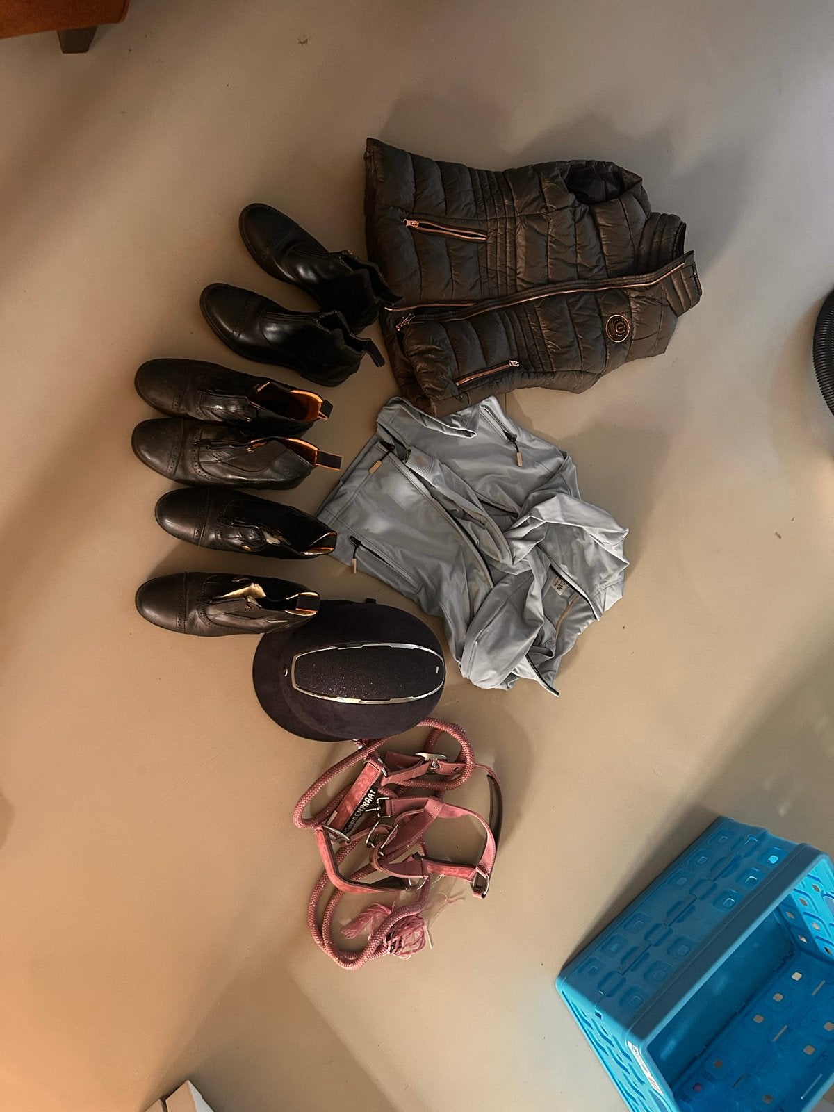 Paardrijden / cap / schoenen / jodhpur / zweep, Dieren en Toebehoren, Paardrijkleding, Ophalen of Verzenden