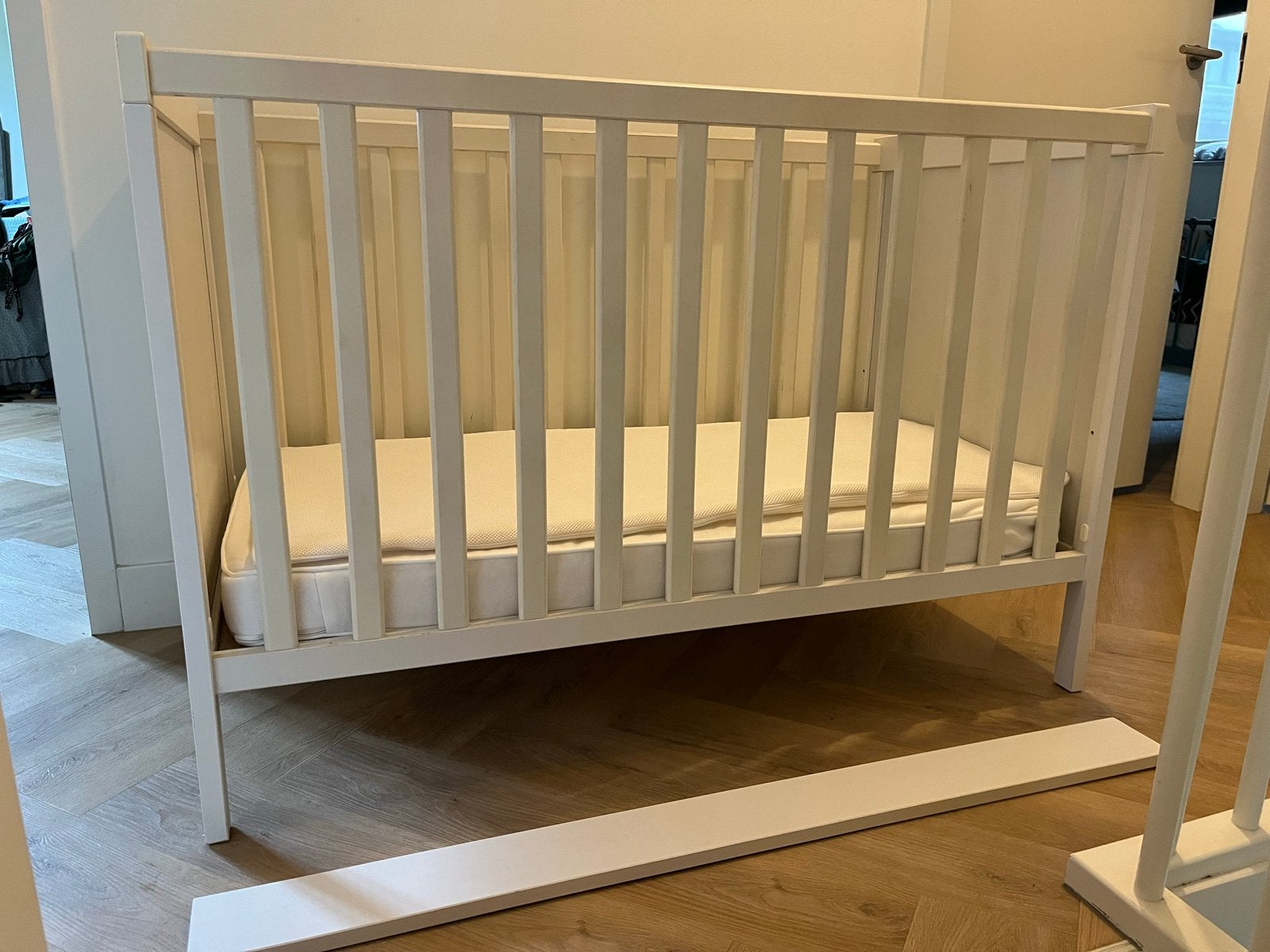 Ikea Sundvik ledikant met matras en Airgosafe topper, Ophalen, Gebruikt, Ledikant
