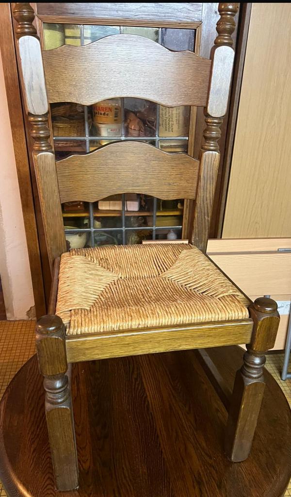 4 eiken stoelen (10 euro per stuk), Ophalen, Gebruikt, Bruin