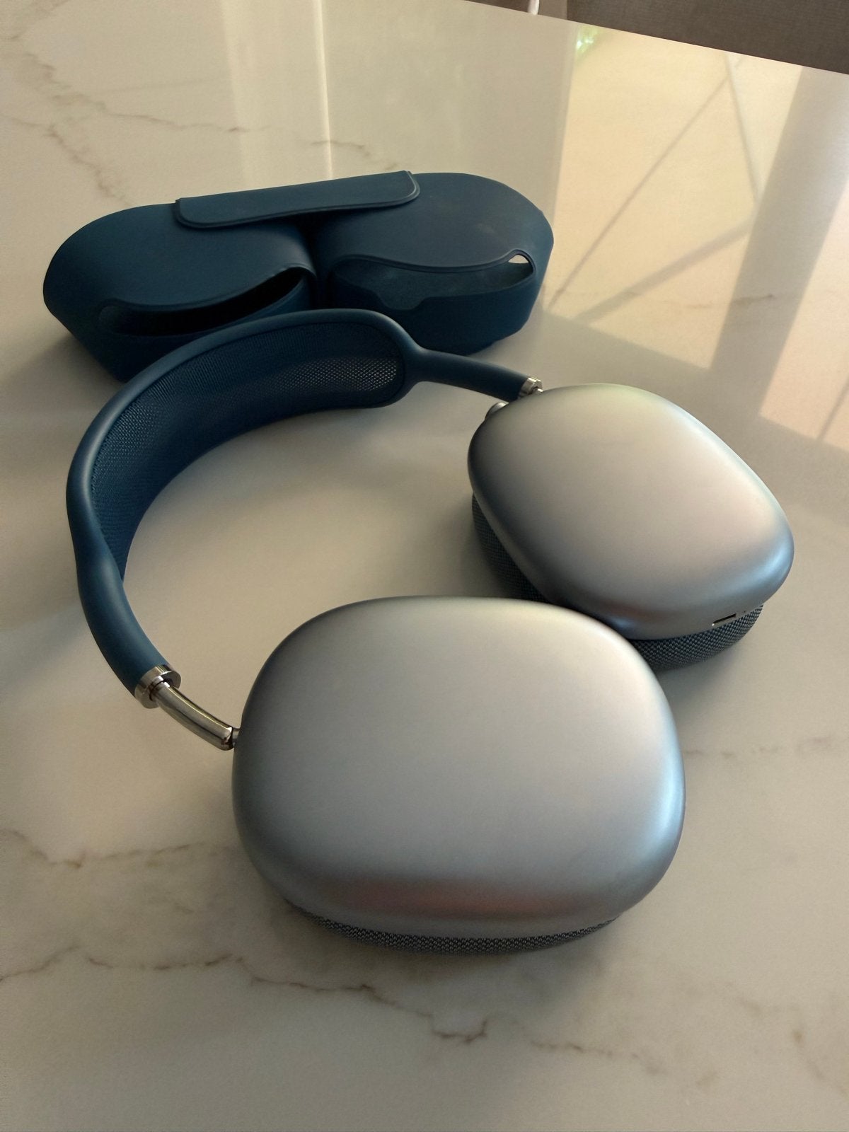 Apple Airpods Max (v1)- Grijs/Donkerblauw met Smart Case