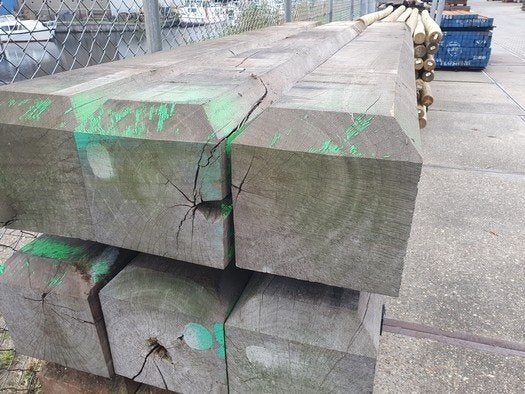 Hardhouten Palen – 30 x 30 cm – 2,80 m – € 250,- p/st incl., Ophalen, 250 cm of meer, Palen, Hardhout