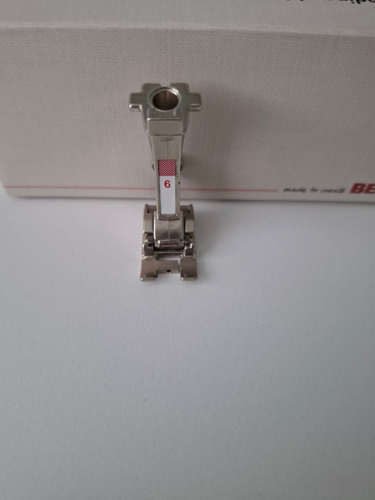Bernina borduurvoet 6
Nieuwprijs 46,50 nu 30,2, Ophalen of Verzenden, Zo goed als nieuw, Naaimachine, Bernina