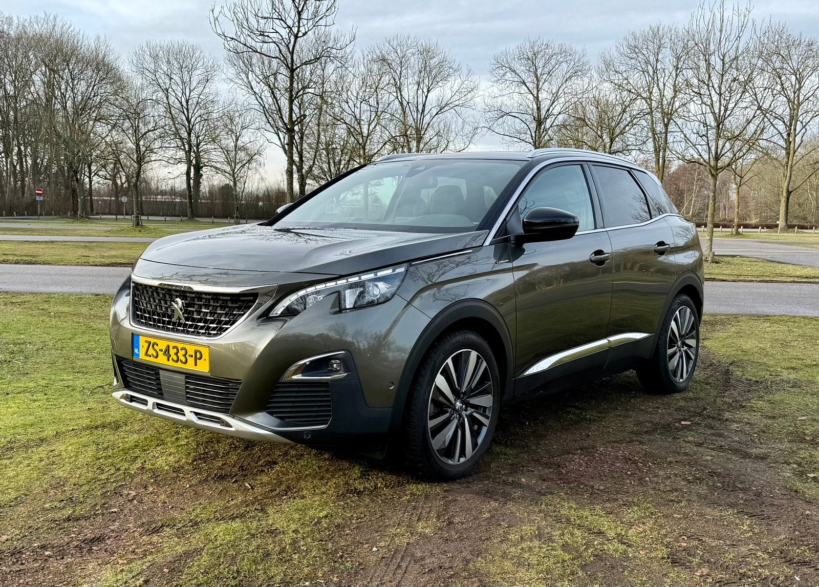 Peugeot 3008 1.2 PureTech GT Line | LED | Half Leder, Voorwielaandrijving, 15 km/l, 1199 cc, Leder en Stof