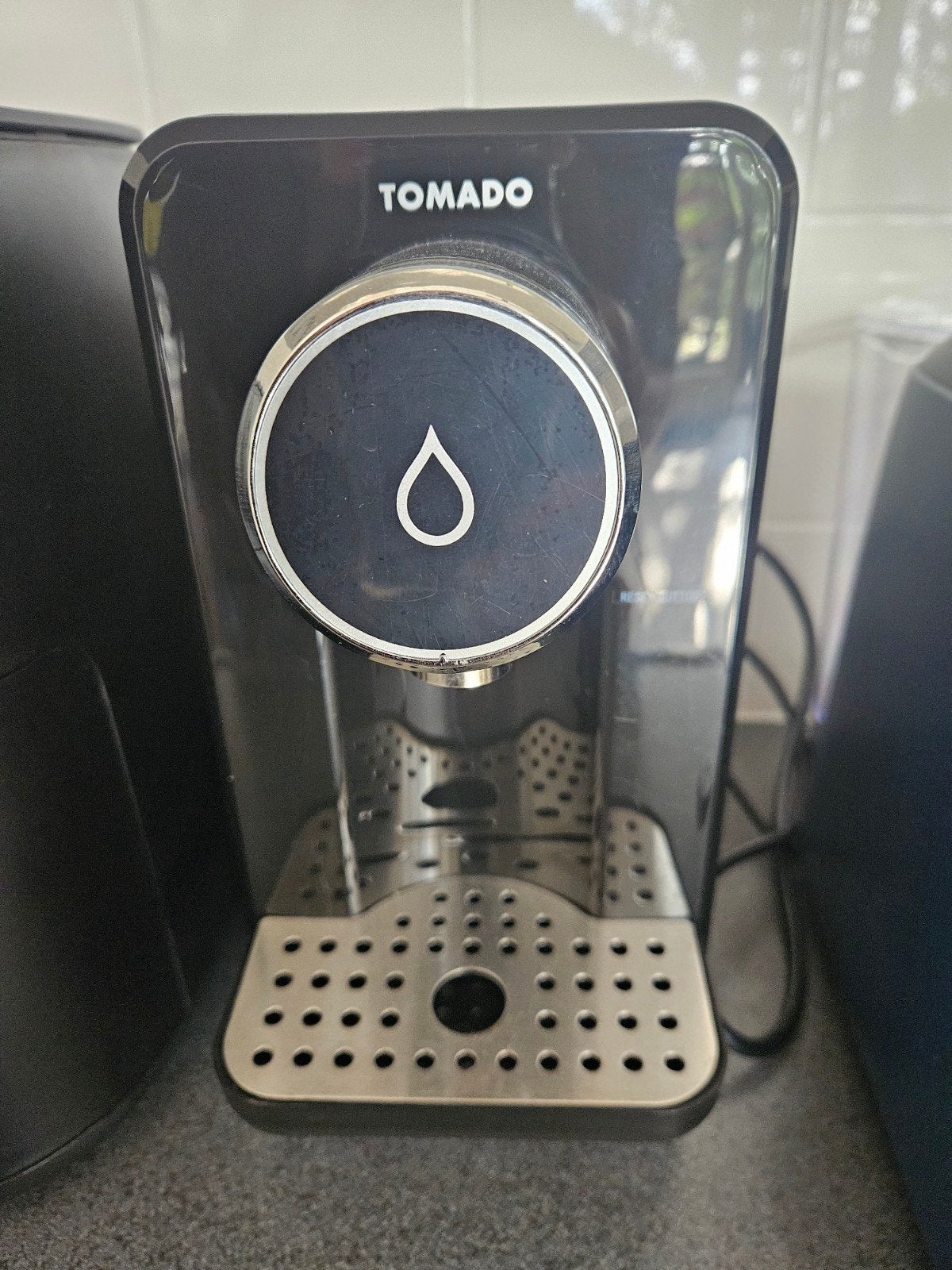 Tomado Heetwatermachine voor Thee - Snel en Efficiënt, 1 tot 2 liter, Ophalen of Verzenden, Gebruikt