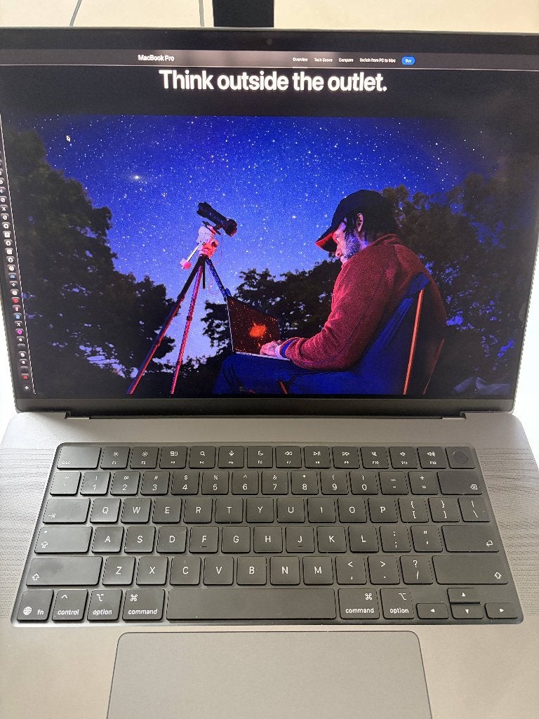 Foto 4 van MacBook Pro 16" M5 Max | 128GB | 2TB | Nano-text | Gar 2027