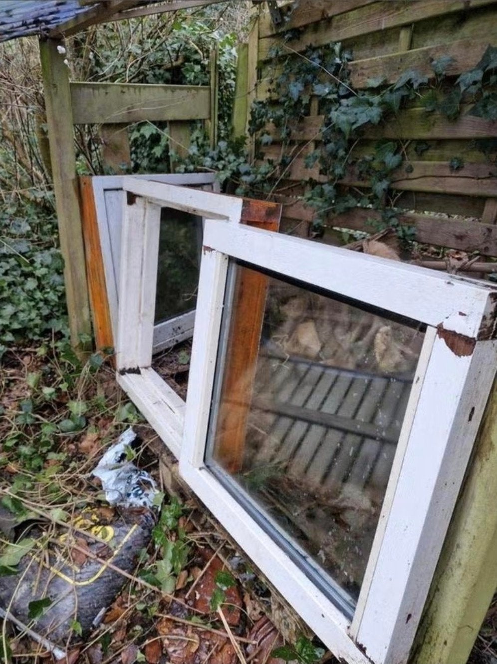 2 Hardhouten ramen met dubbel glas, Doe-het-zelf en Verbouw, Glas en Ramen, Ophalen, Gevelraam of Ruit, Gebruikt, Minder dan 80 cm