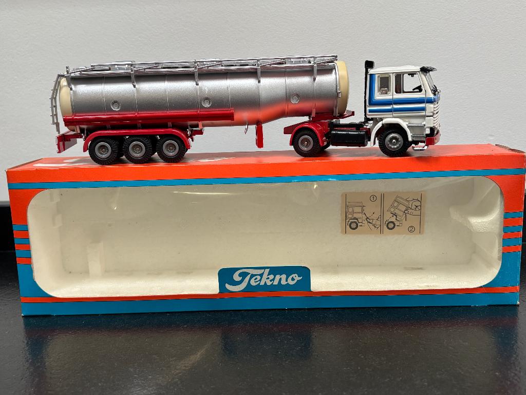 Te koop miniatuurvrachtwagen tankwagen Scania, Ophalen, Zo goed als nieuw, Bus of Vrachtwagen, Tekno