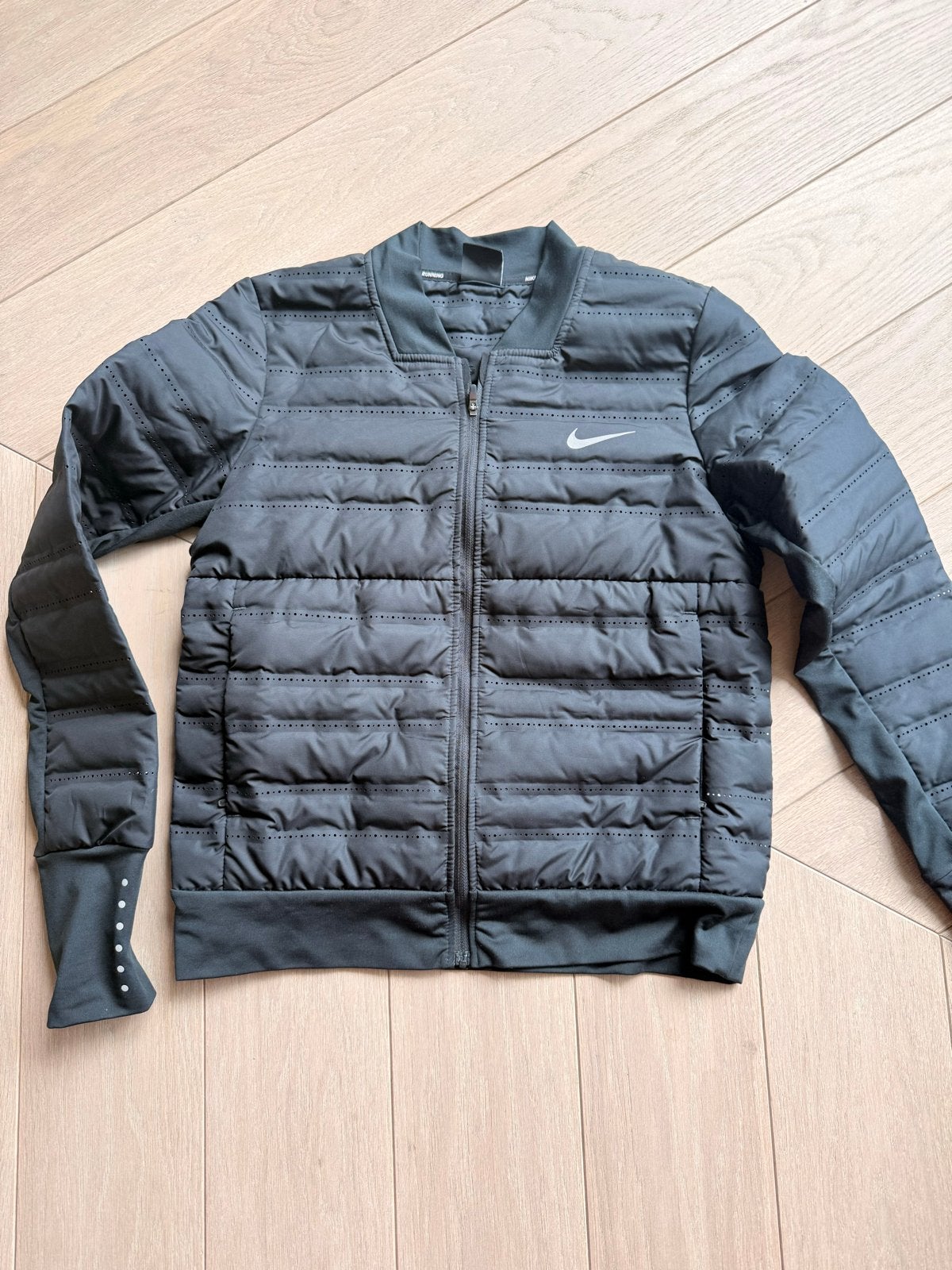 Nike Aeroloft hardloopjack - Maat S, Zwart, Ophalen of Verzenden, Zo goed als nieuw, Hardlopen of Fietsen