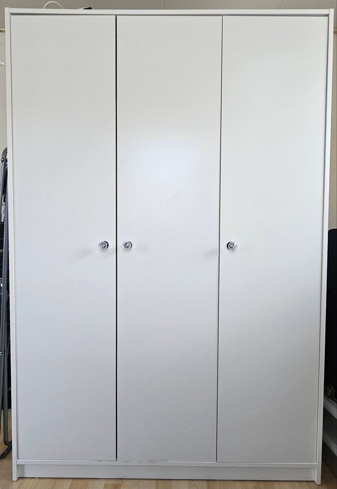 Witte IKEA KLEPPSTAD kast met 3 deuren, Huis en Inrichting, Kasten | Kledingkasten, Ophalen