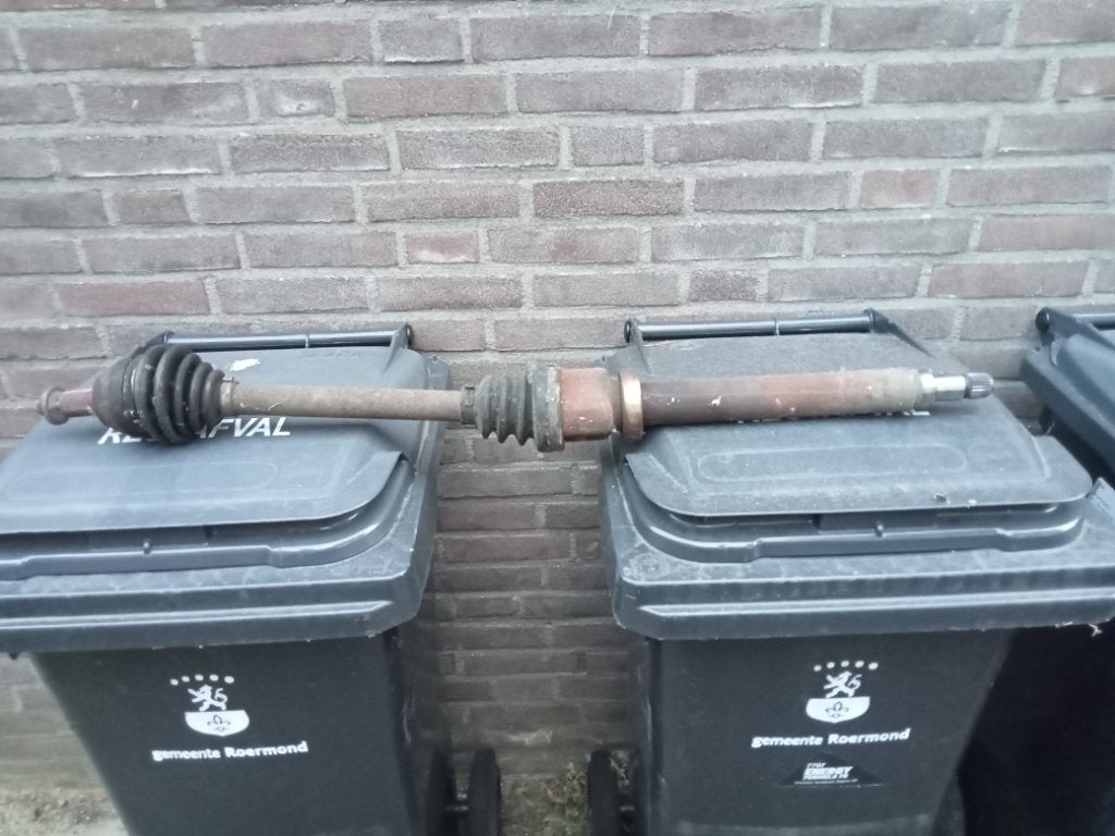 Aandrijfas Rechtsvoor Ford Focus mk2 1.6 16V abs, Ophalen, Gebruikt, Ford