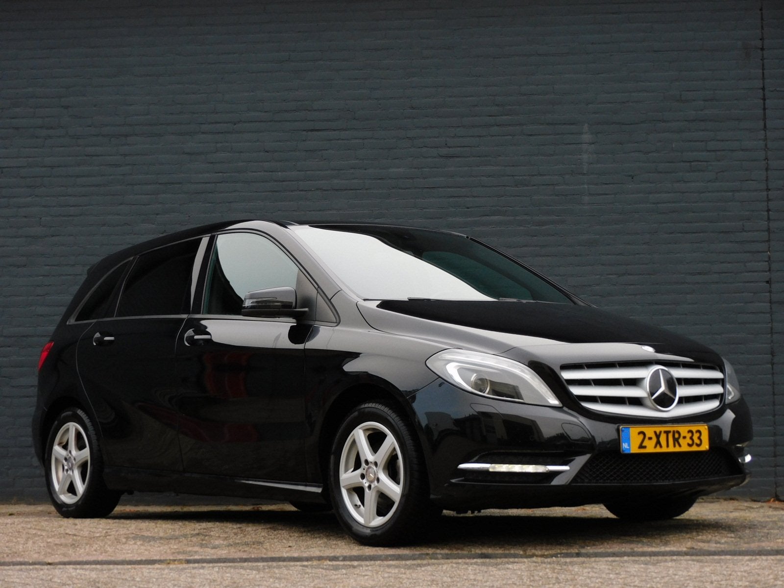Mercedes-Benz B-Klasse 180 Ambition Comfort TOPSTAAT! PANO/S, Auto's, Dealer onderhouden, 4 cilinders, 17 km/l, 66 €/maand