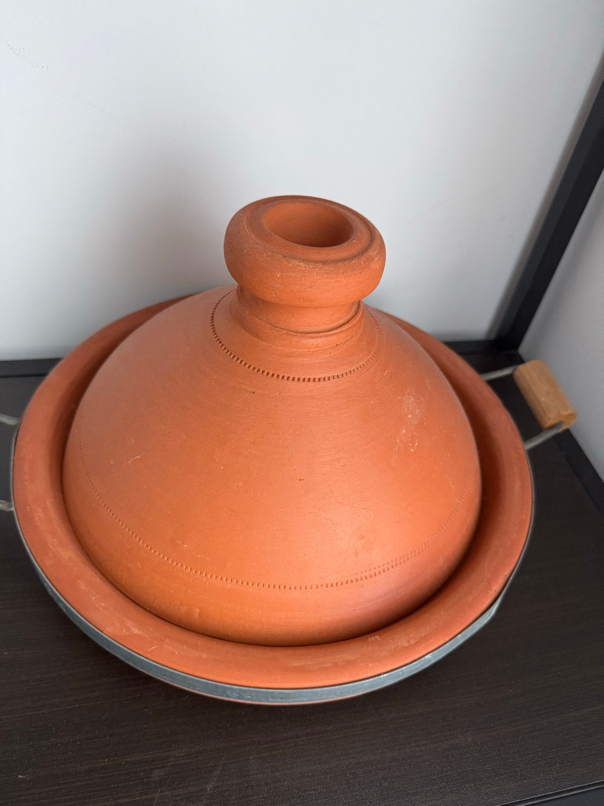 Aardewerken Tajine met metalen onderstel, Met deksel, Tajine, Nieuw, Ophalen of Verzenden
