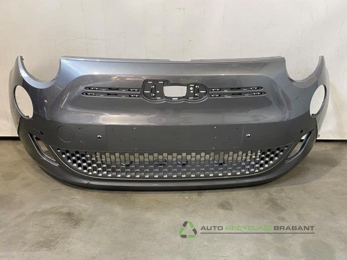 Voorbumper van een Fiat 500e, Gebruikt, -, -, Ophalen of Verzenden