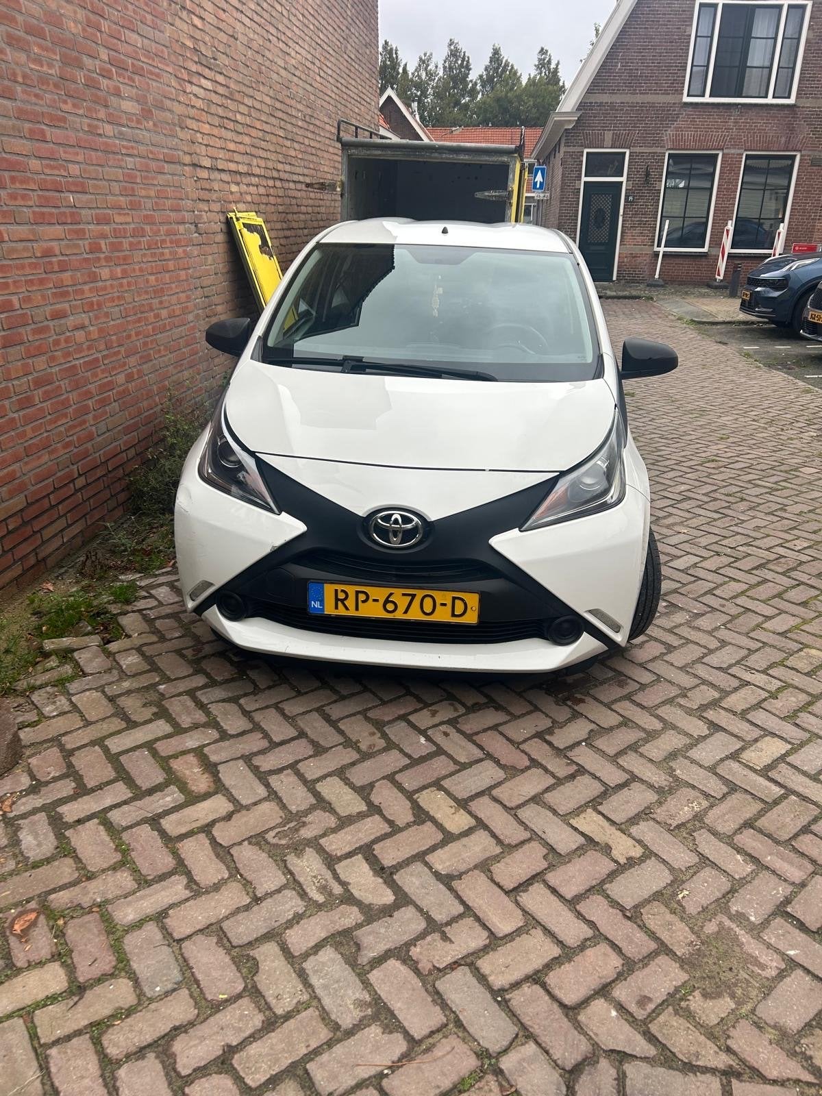 Toyota Aygo 1.0 Vvt-i 69pk 5D 2017 Wit, Voorwielaandrijving, 4 stoelen, Wit, Origineel Nederlands