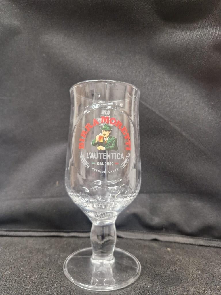 33 nieuwe Birra Moretti glazen, Verzamelen, Glas en Borrelglaasjes, Ophalen of Verzenden, Nieuw, Bierglas