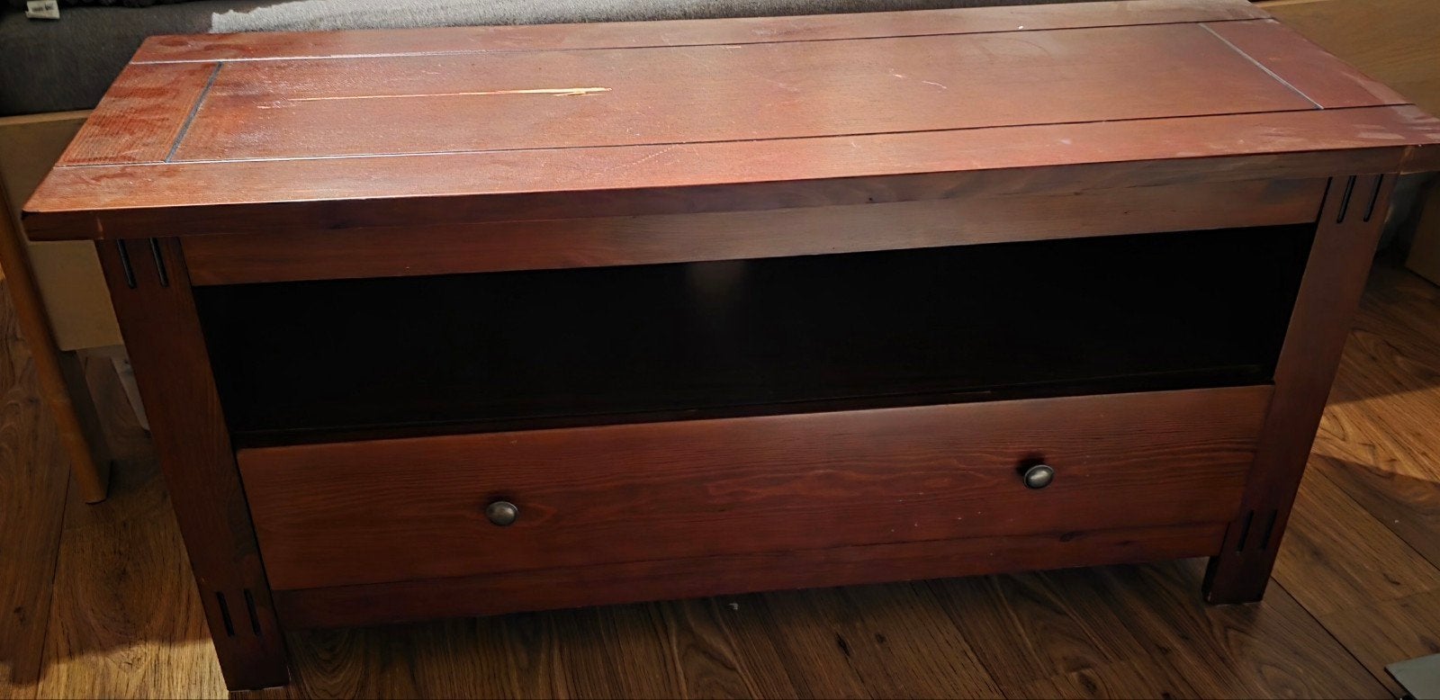 Houten TV-meubel met lade en open vak, Ophalen, Gebruikt, 100 tot 150 cm, Klassiek