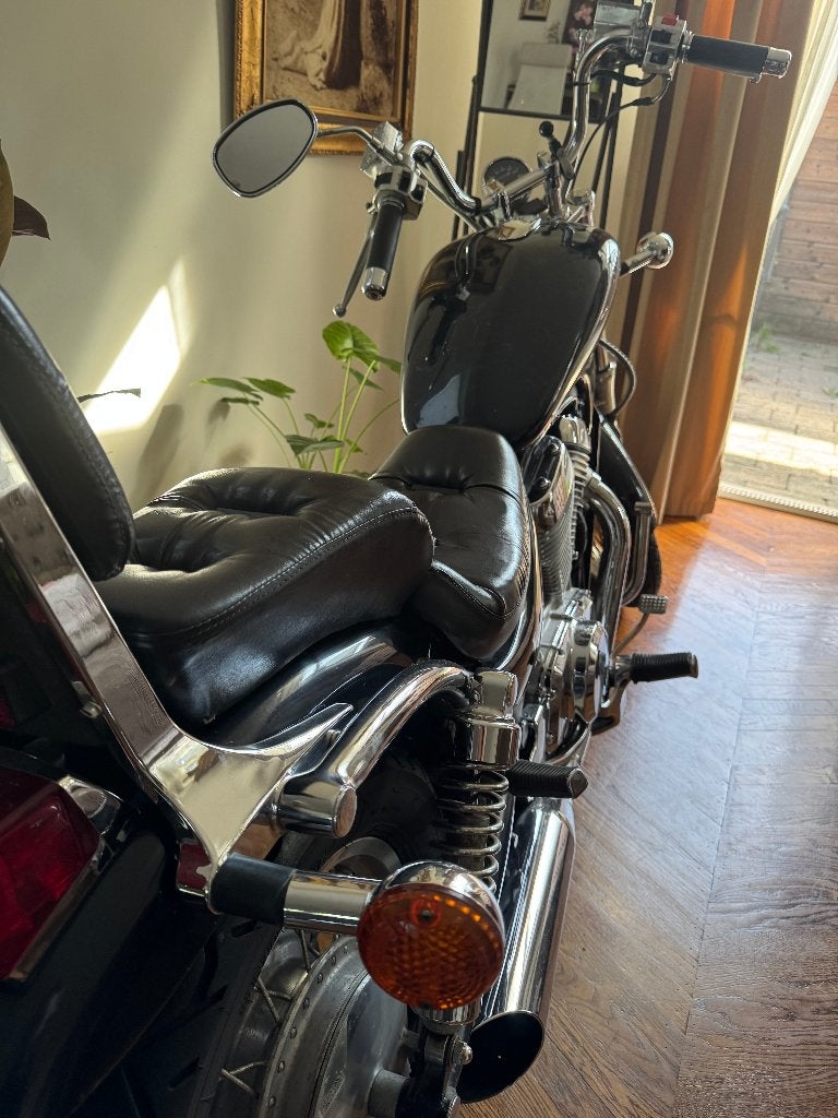 SUZUKI INTRUDER VS600 40.000 KM, Motoren, Cardan-aandrijving, 2 cilinders, Chopper, Gebruikt