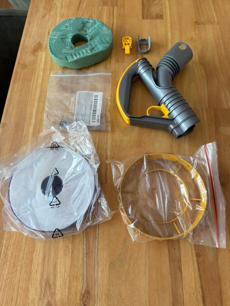 Onderdelen Dyson DC08 stofzuiger, Nieuw, Ophalen of Verzenden, Dyson, Sledestofzuiger