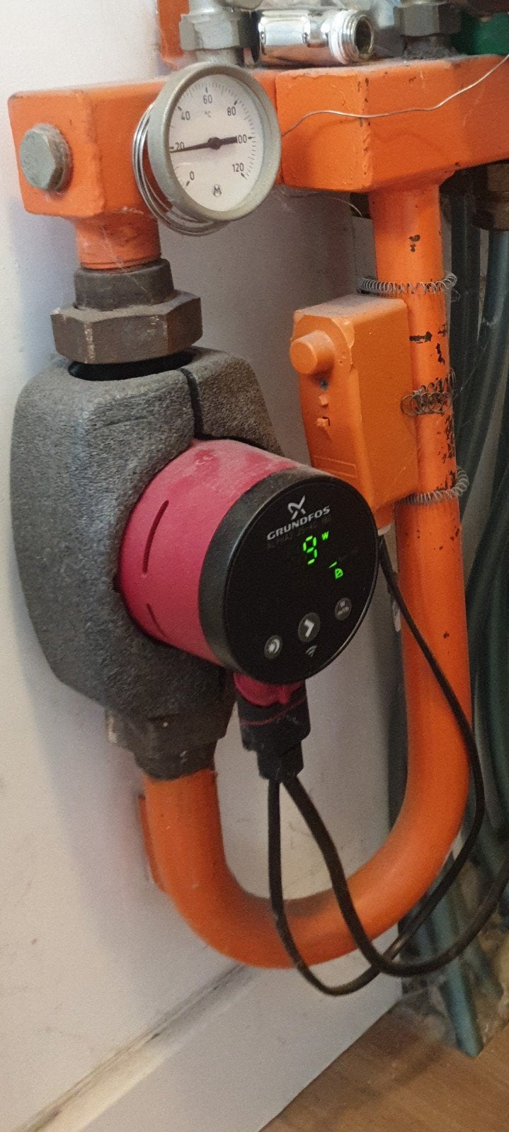 Grundfos 97914903 hoogrendementpomp Alpha2 25-40 PN 10 G 1 1, Doe-het-zelf en Verbouw, Verwarming en Radiatoren, Ophalen, Gebruikt
