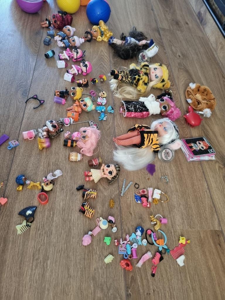 Grote verzameling L.O.L en NANANA poppen, Ophalen of Verzenden, Zo goed als nieuw, Jongen of Meisje