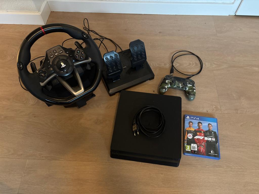 PS4 Slim met racestuur, pedalen, controller en F1 22, Ophalen, Zo goed als nieuw, Met 1 controller, Slim