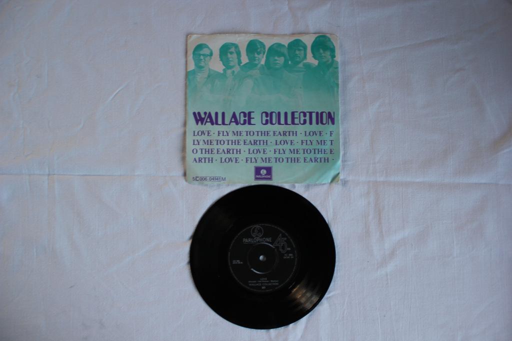 Wallace collection - love / fly me to the earth, Ophalen of Verzenden, Gebruikt, Pop