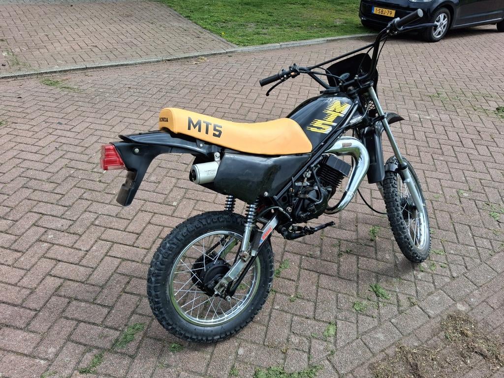 Honda mt5, Maximaal 45 km/u, 49 cc, 4 versnellingen, Ophalen