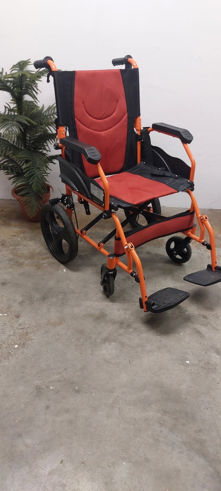 Zeer handige inklapbare  lichtgewicht rolstoel, Diversen, Ophalen, Inklapbaar