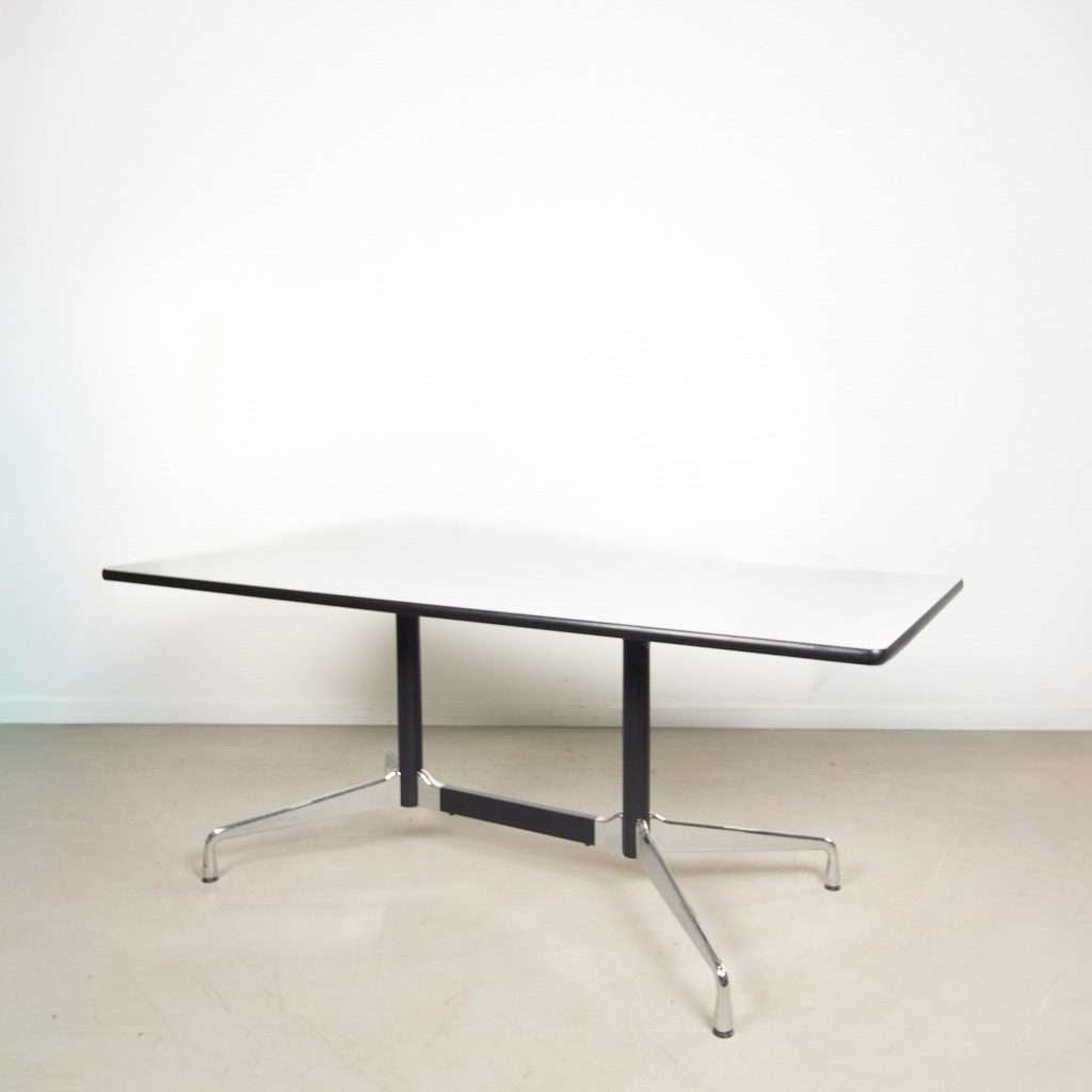 1x Vitra Eames Segmented Tafel Wit Kunststof 180 cm – Chroom, Niet ingevuld, 50 tot 100 cm, 150 tot 200 cm, Niet ingevuld