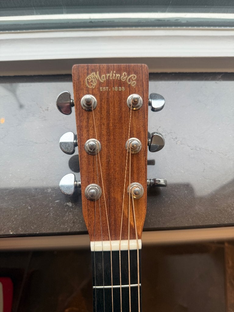 Foto 4 van Linkshandige Martin HD28 te koop