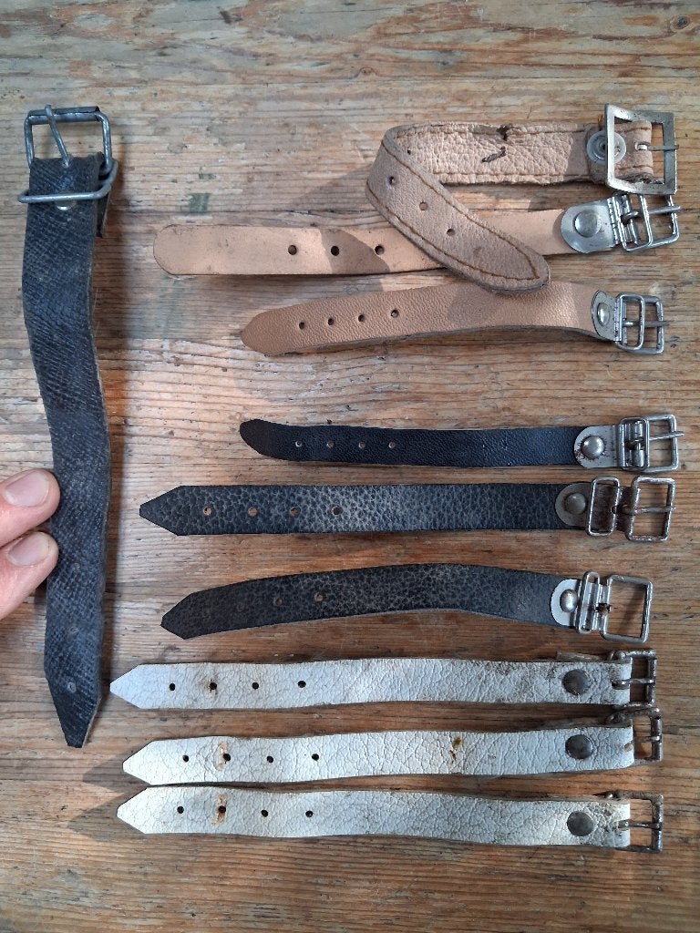 10 oude riempjes zadeltas voor oldtimer fiets bromfiets etc, Overige merken, Gebruikt, Overige typen, Kunststof