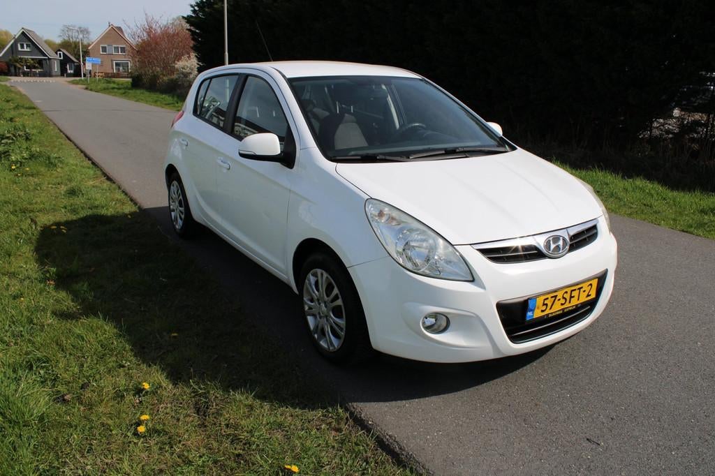 Hyundai I20 1.2i i-Motion 5 Drs met Airco, Auto's, Hyundai, Euro 5, 450 kg, Gebruikt, 31 €/maand