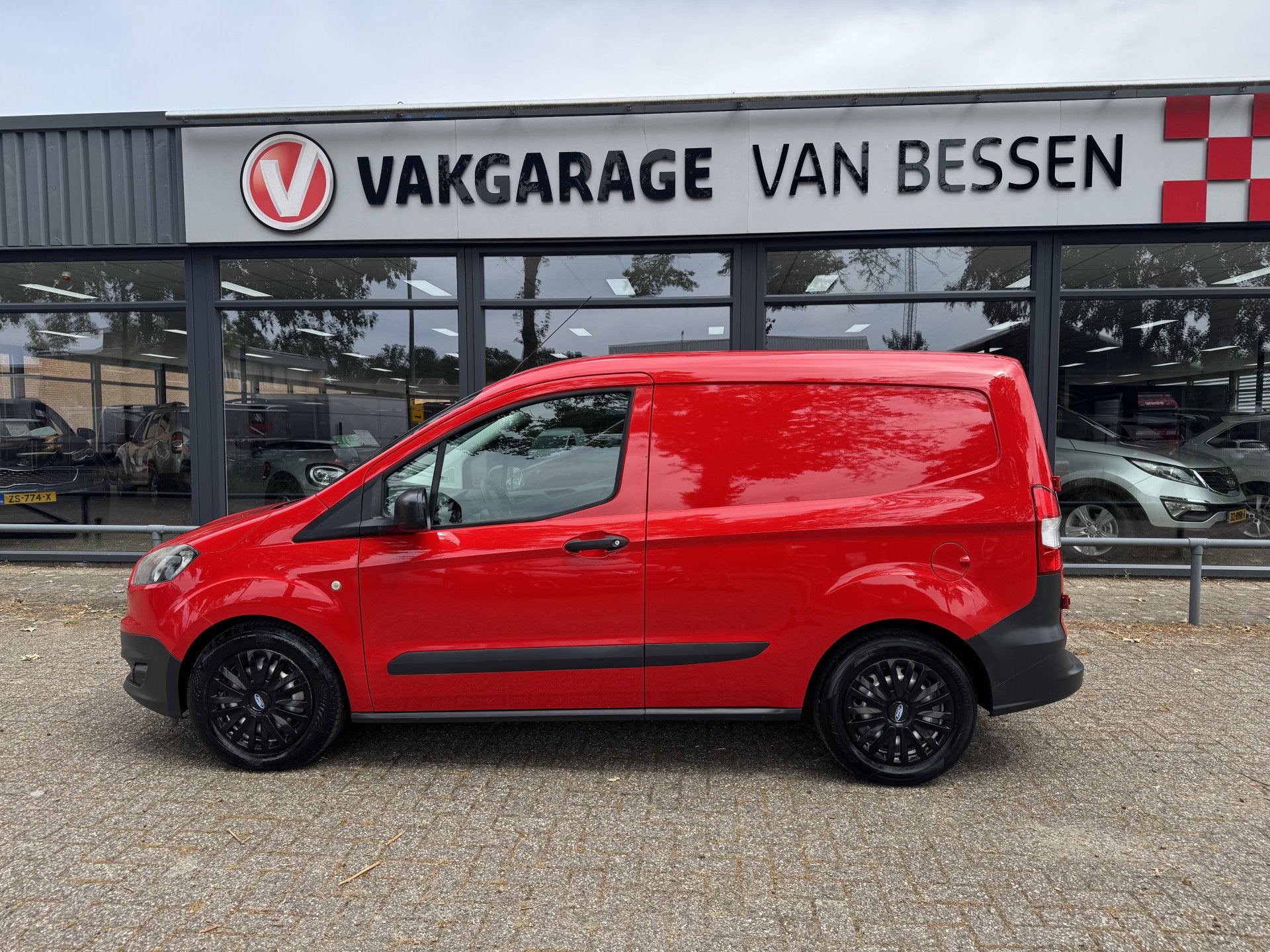 Ford Transit Courier 1.0 Ambiente MARGE-SCHUIFDEUR-BENZINE G, Auto's, 101 pk, Gebruikt, Euro 6, Bedrijf