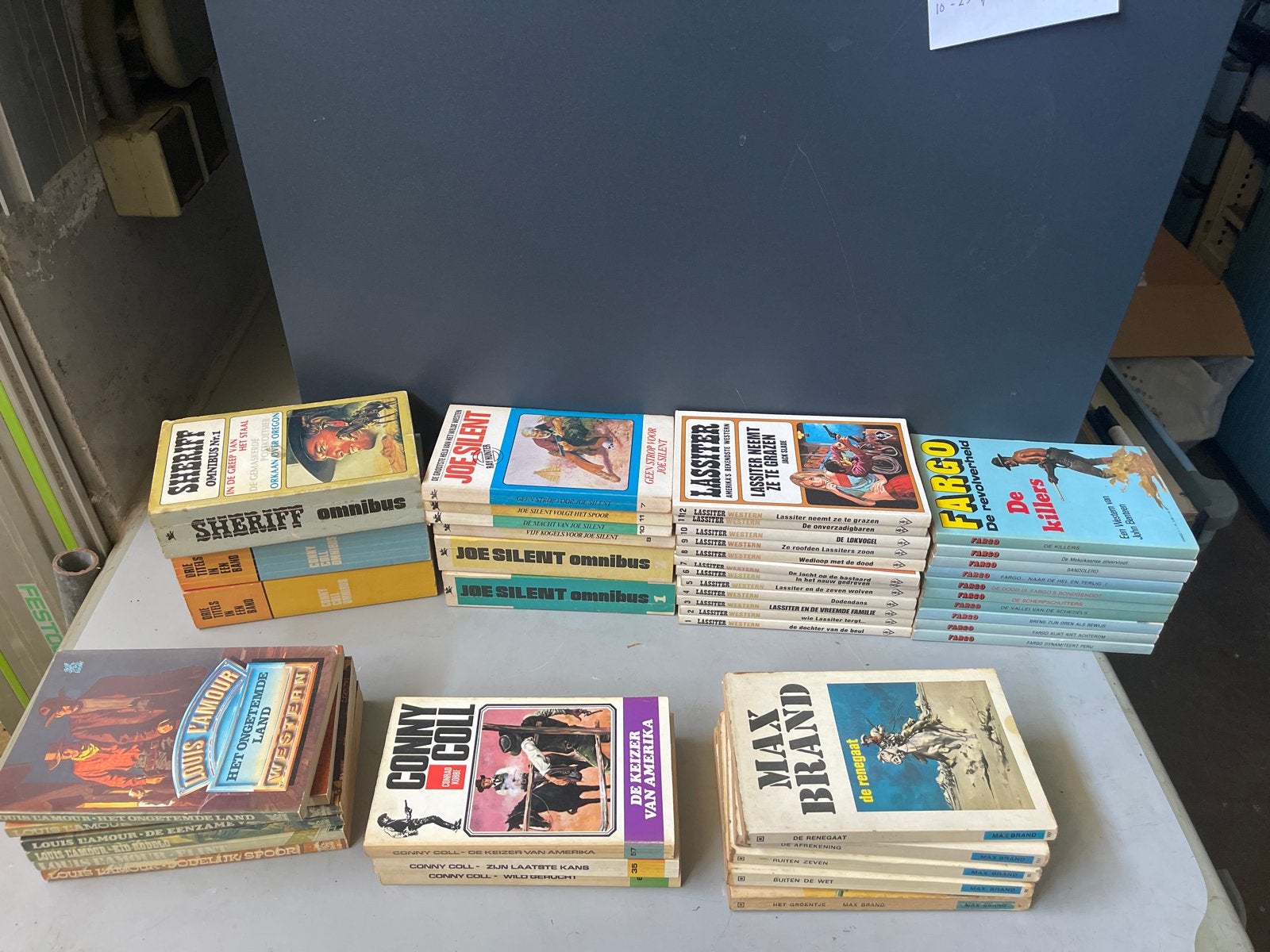 Grote collectie Western boeken (Fargo, Lassiter, Max Brand), Boeken, Ophalen of Verzenden, Gelezen