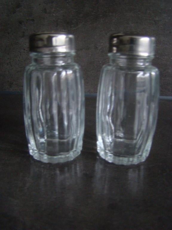 peper en zout strooier glas, Ophalen of Verzenden, Zo goed als nieuw, Glas