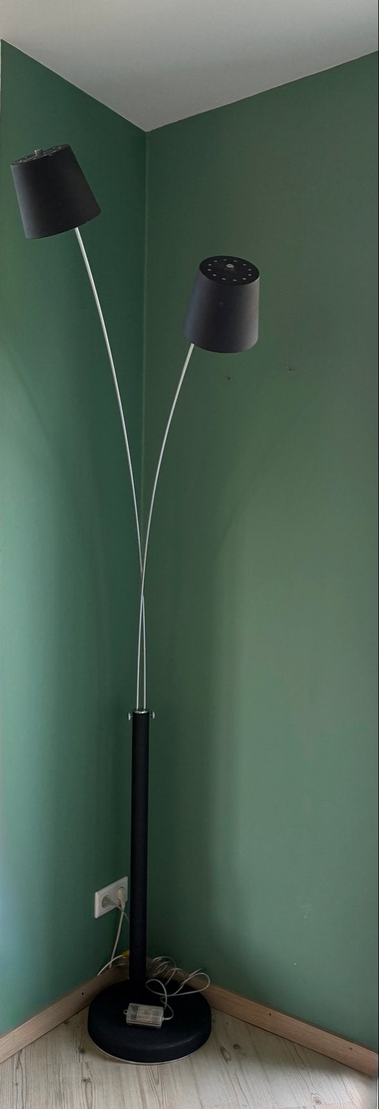 Moderne vloerlamp met twee verstelbare kappen, 2 meter hoog, Ophalen of Verzenden, Gebruikt, Metaal, 200 cm of meer