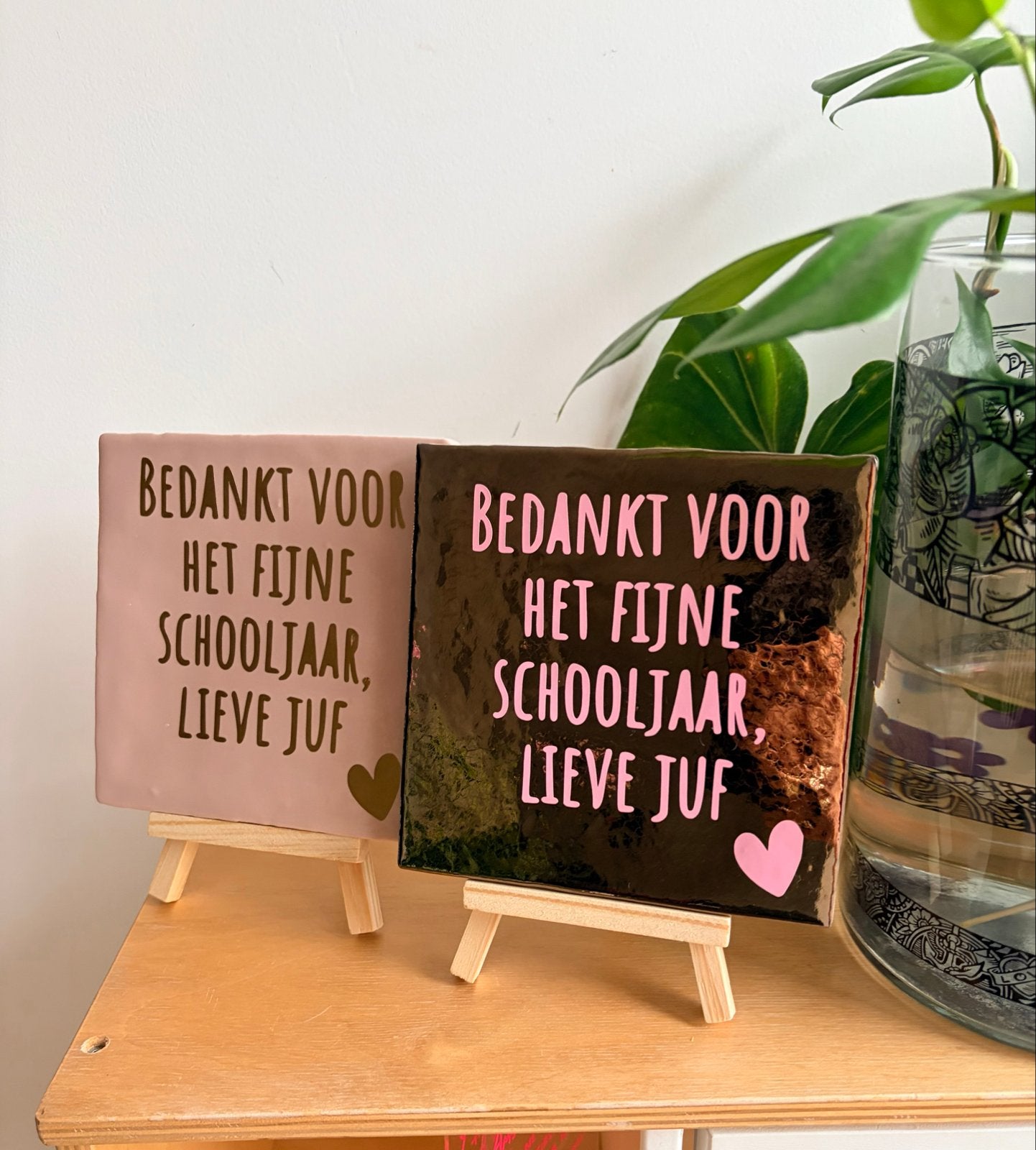 2 Tegeltjes Juf Bedankt 13x13 cm - Afscheidscadeau, Antiek en Kunst, Ophalen of Verzenden