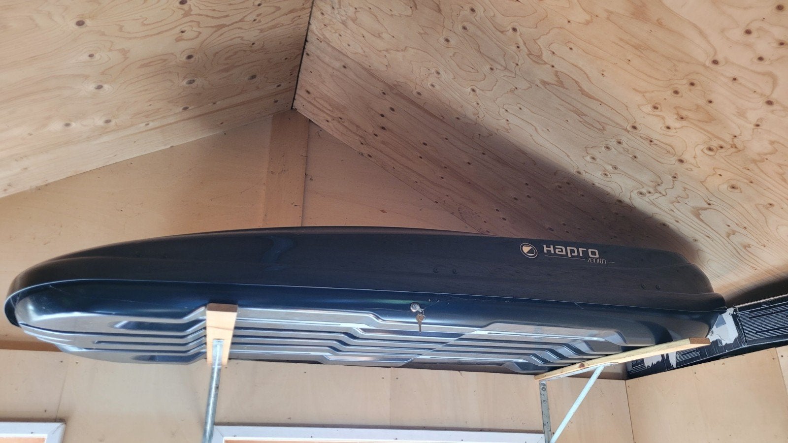 Hapro Zenith dakkoffer 8.6 zwart + montage accesoires, Auto diversen, Dakkoffers, Ophalen, Zo goed als nieuw