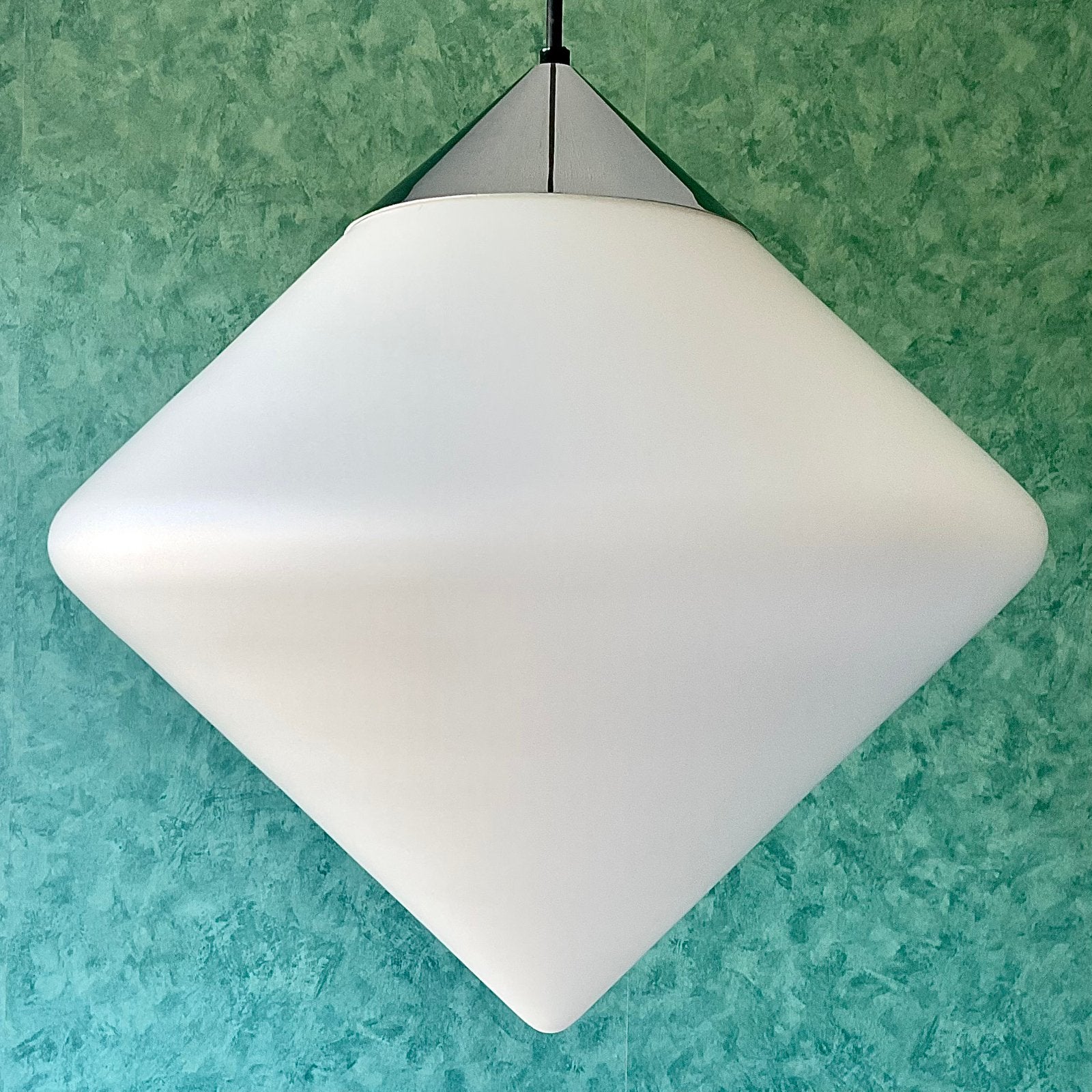 3 Vintage 70’s RAAK Hanglampen Diamant. Model B-1218. Ø40CM, Gebruikt, Ophalen of Verzenden, Mid-century modern, Glas