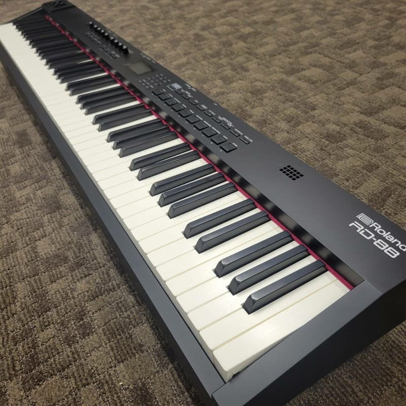 Roland RD-88, Muziek en Instrumenten, Ophalen, Zo goed als nieuw, Zwart
