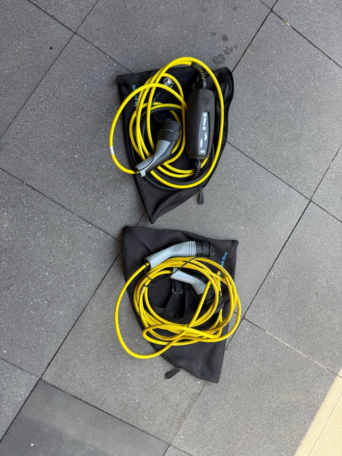 Volkswagen oplaadkabels (2 stuks), Ophalen, Gebruikt