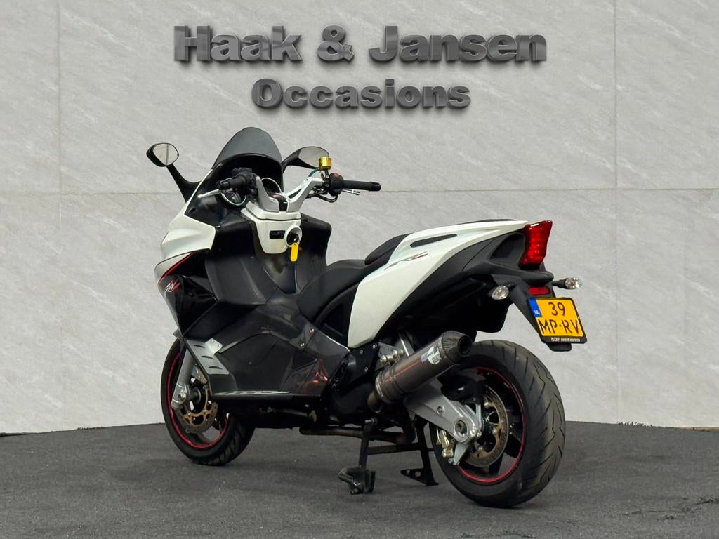 Aprilia Scooter SRV 850 Leovince Lage km-stand, Motoren, Haakenjansen@gmail.com, Scooter, Sportuitlaat, Bedrijf